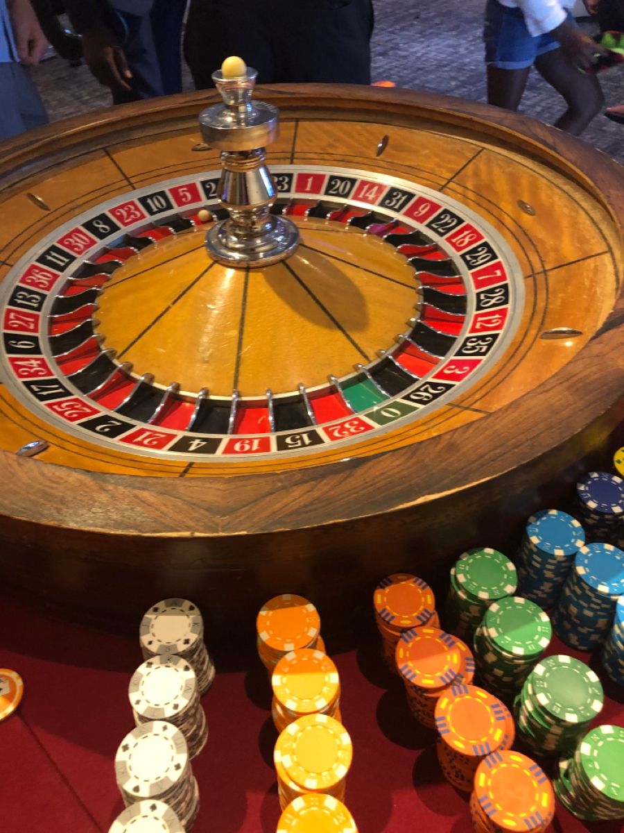 Lucky Casino کھلاڑیوں کے لیے لائیو کیسینو سیکشن